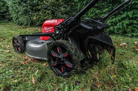 Milwaukee Kosiarka 2x18V 2x12Ah 53cm M18F2LM53-122 4933479585