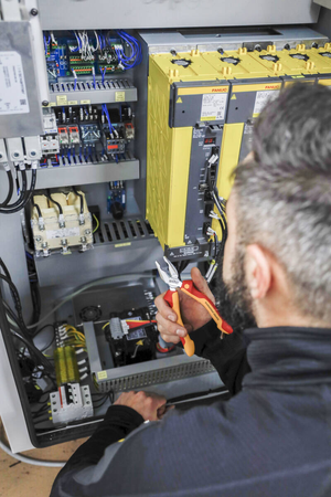 Wiha Szczypce Kombinerki Uniwersalne Electric 180 27418