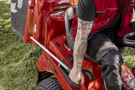 AL-KO SOLO Traktor ogrodowy T13-93.3 HD comfort pro 13KM 93CM 127689 silnik B&S