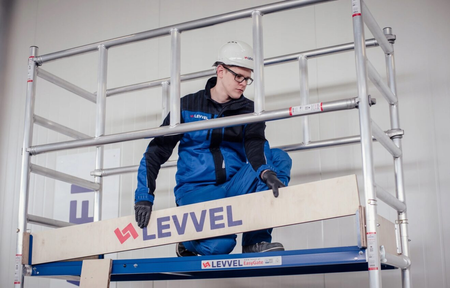 LEVVEL RUSZTOWANIE SOLID 900 S1000-0107