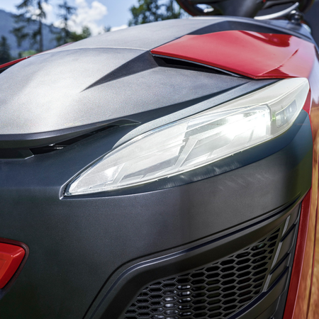 AL-KO Traktor ogrodowy z pługiem i łańcuchami T15-93.3 HD-A Comfort pro 93cm 15km 127687 zestaw