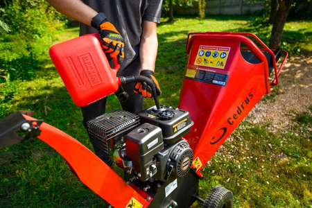 Cedrus rozdrabniacz spalinowy rębak do Gałęzi RB02 PRO silnik Loncin