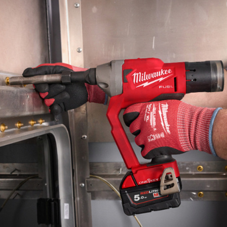Milwaukee Zestaw w walizce Nitownica M18ONEFLT + 2 akumulatory 5ah + szybka ładowarka