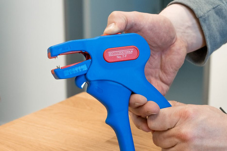 Weicon Tools szczypce do ściągania izolacji NR 7-F 51001007