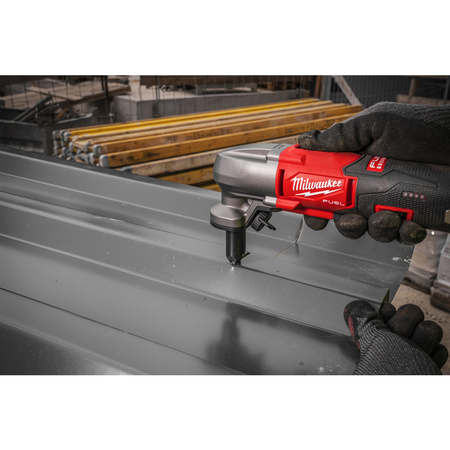 Milwaukee nożyce skokowe M12FNB16-402X