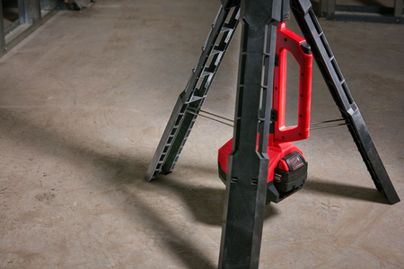 Milwaukee lampa M18SAL-0 2000lm IP54 stojąca maszt 4933451246