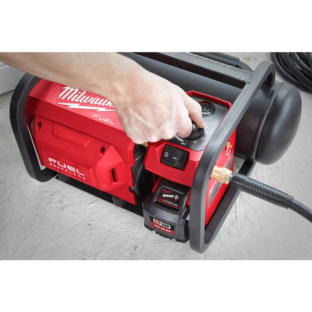 Milwaukee sprężarka M18FAC-0 4933472166