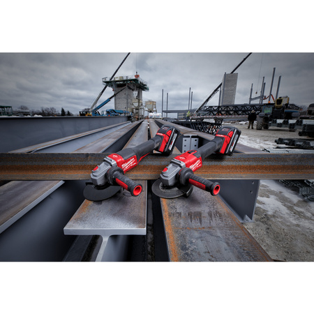 Milwaukee Szlifierka kątowa M18FHSAG 2X5,5AH 4933471080