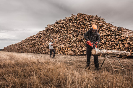 Milwaukee hełm ochronny pomarańczowy niewentylowany BOLT 4932480657