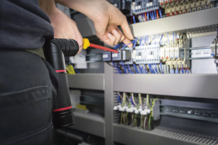 WIHA LATARKA KIESZONKOWA Z LASEREM 41286